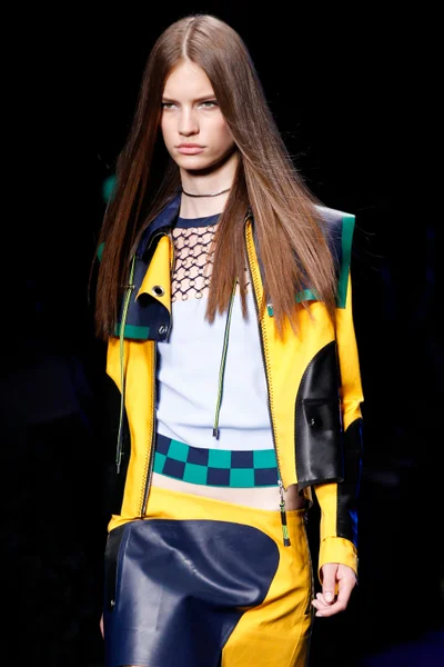 Look 19